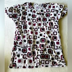 xs women’s scrub top - black and maroon geometric